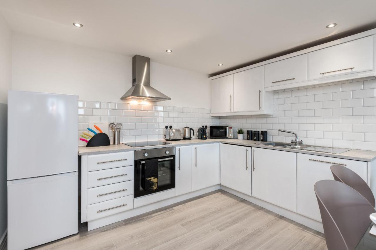 Host Apartments - Contemporary 3 Bed Apt With Balcony - Perfect For Long Stays Liverpool Eksteriør bilde