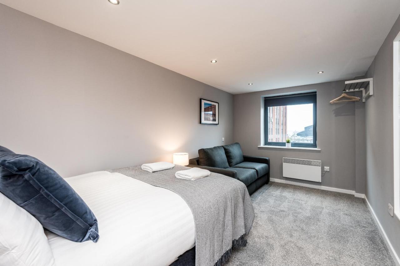 Host Apartments - Contemporary 3 Bed Apt With Balcony - Perfect For Long Stays Liverpool Eksteriør bilde